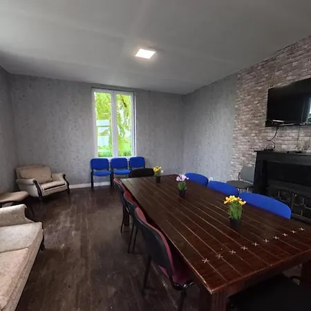 Mansion For Large Group Of Professionals * Estrees-Deniecourt